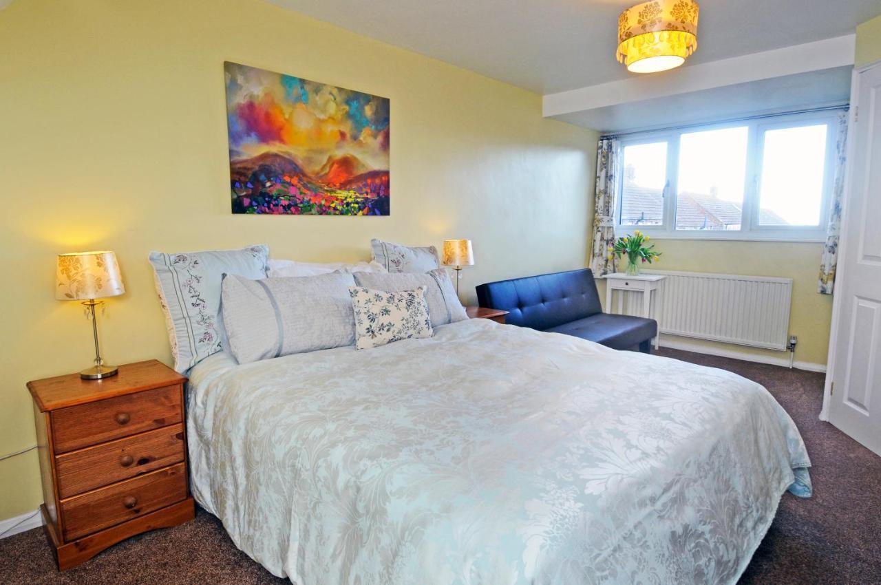 Whitby Spacious Rugby Field Cottage With Off-Street Parking And Ev Fast Point For Electric Cars Eksteriør billede