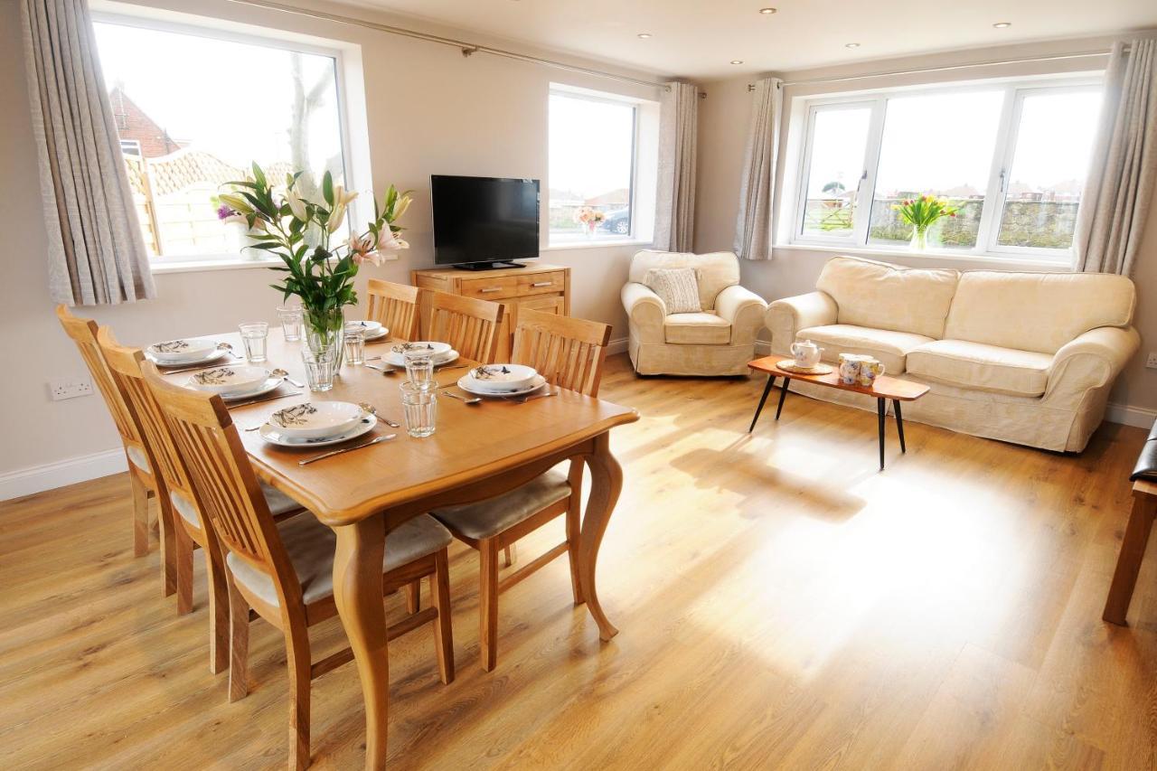 Whitby Spacious Rugby Field Cottage With Off-Street Parking And Ev Fast Point For Electric Cars Eksteriør billede