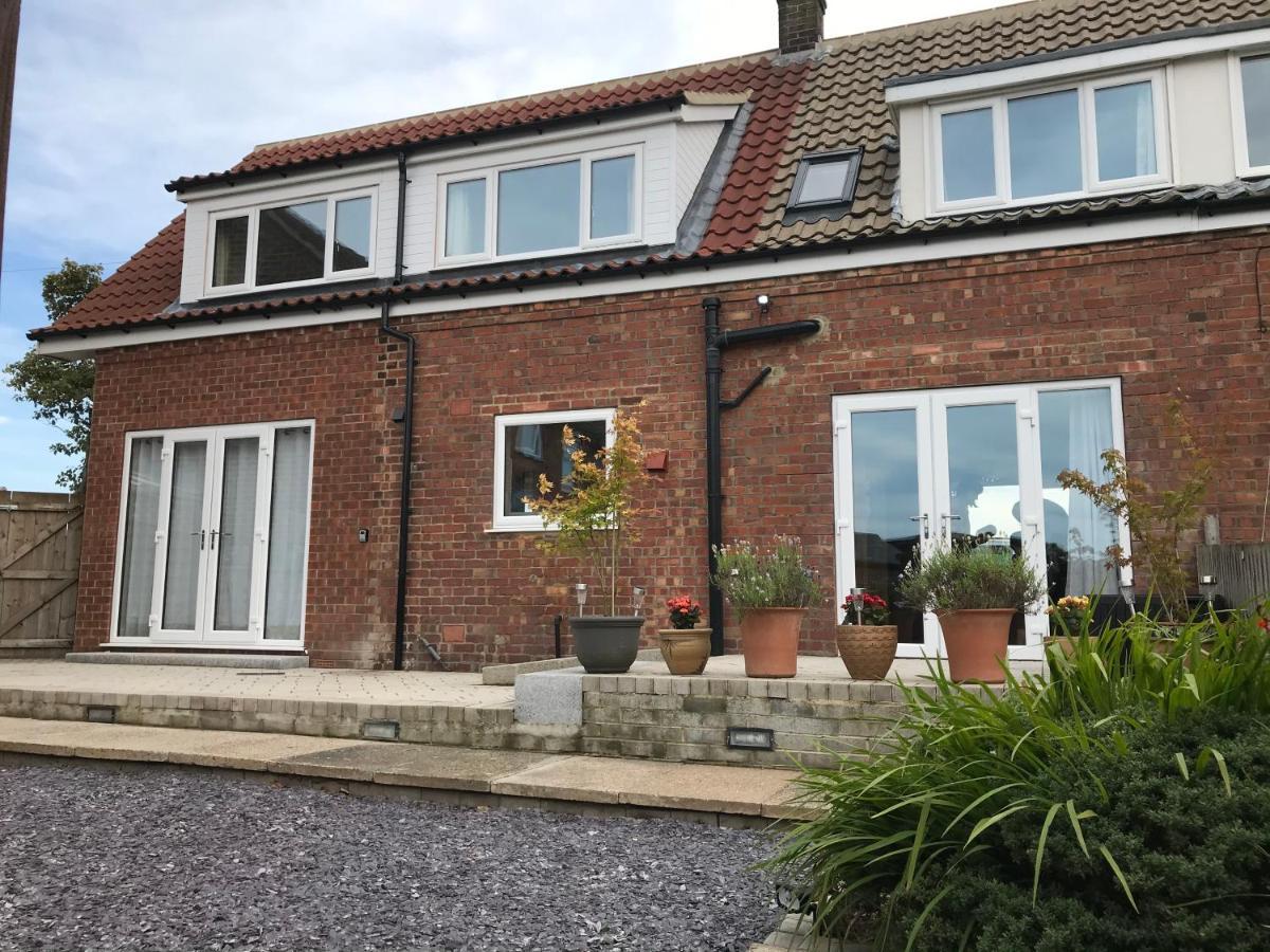 Whitby Spacious Rugby Field Cottage With Off-Street Parking And Ev Fast Point For Electric Cars Eksteriør billede