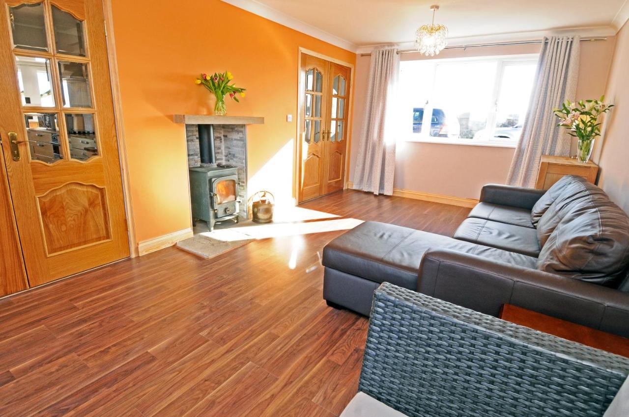 Whitby Spacious Rugby Field Cottage With Off-Street Parking And Ev Fast Point For Electric Cars Eksteriør billede