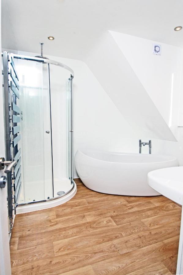 Whitby Spacious Rugby Field Cottage With Off-Street Parking And Ev Fast Point For Electric Cars Eksteriør billede