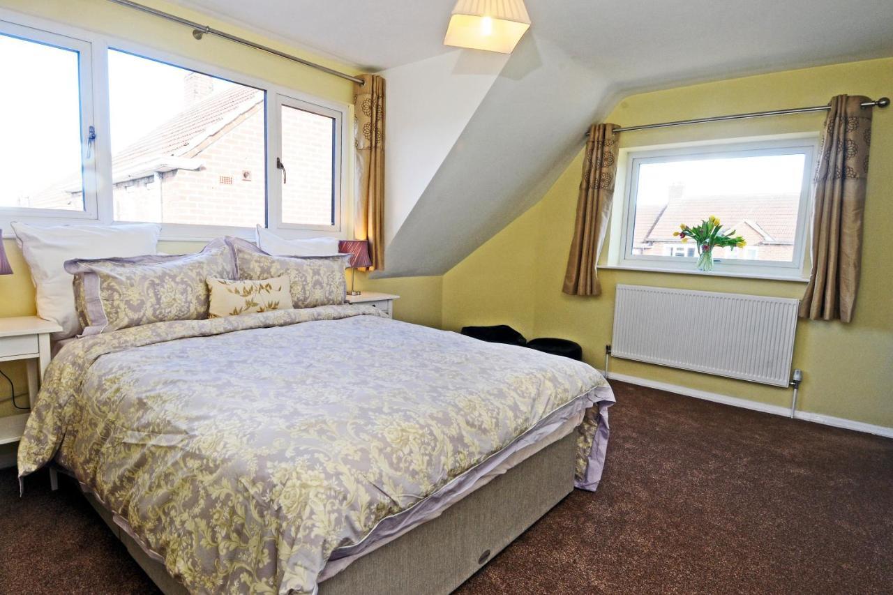 Whitby Spacious Rugby Field Cottage With Off-Street Parking And Ev Fast Point For Electric Cars Eksteriør billede
