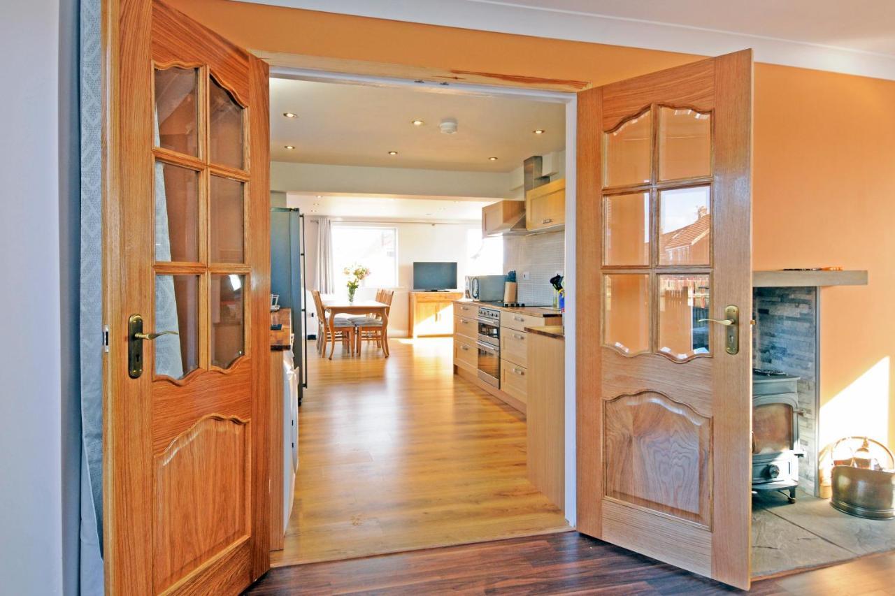 Whitby Spacious Rugby Field Cottage With Off-Street Parking And Ev Fast Point For Electric Cars Eksteriør billede