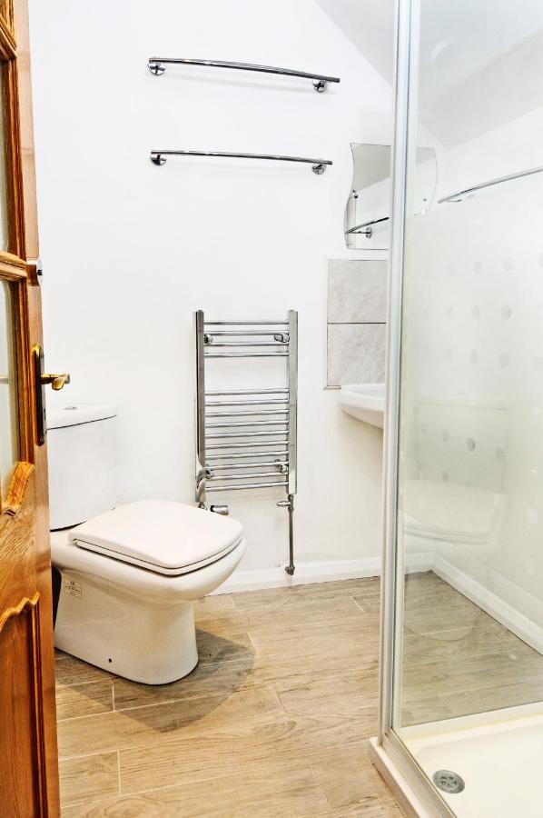 Whitby Spacious Rugby Field Cottage With Off-Street Parking And Ev Fast Point For Electric Cars Eksteriør billede