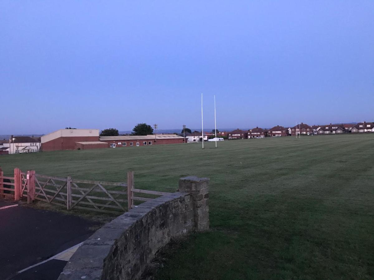 Whitby Spacious Rugby Field Cottage With Off-Street Parking And Ev Fast Point For Electric Cars Eksteriør billede