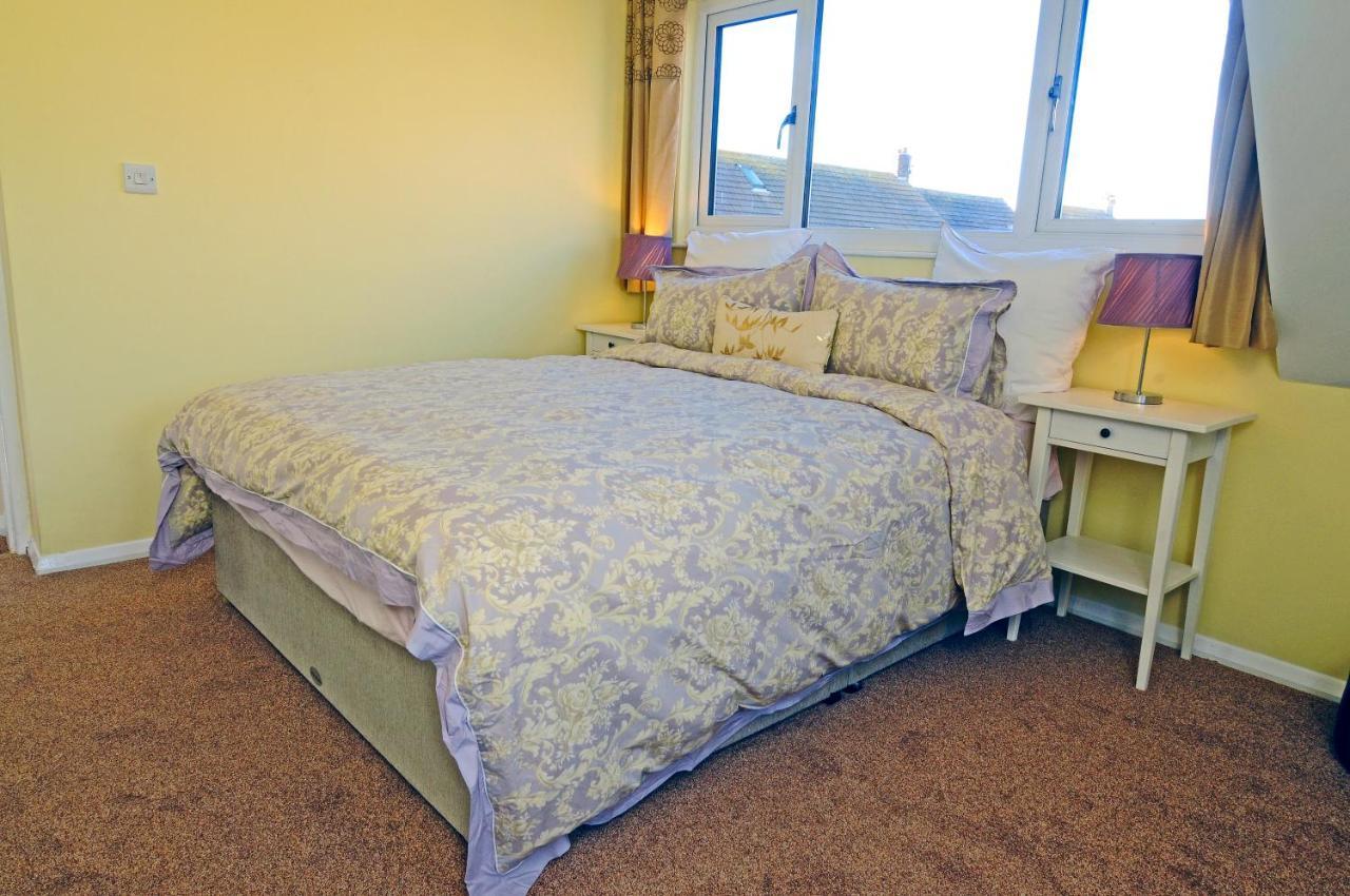 Whitby Spacious Rugby Field Cottage With Off-Street Parking And Ev Fast Point For Electric Cars Eksteriør billede