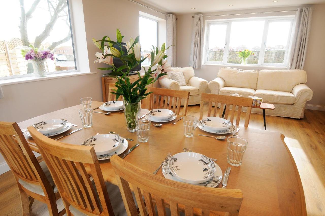Whitby Spacious Rugby Field Cottage With Off-Street Parking And Ev Fast Point For Electric Cars Eksteriør billede
